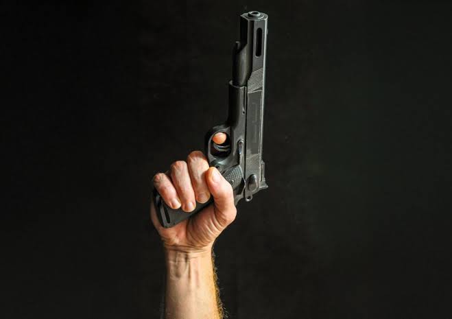 Homem é morto a tiros em Serrinha; vítima tinha passagem policial e suposta ligação com o tráfico