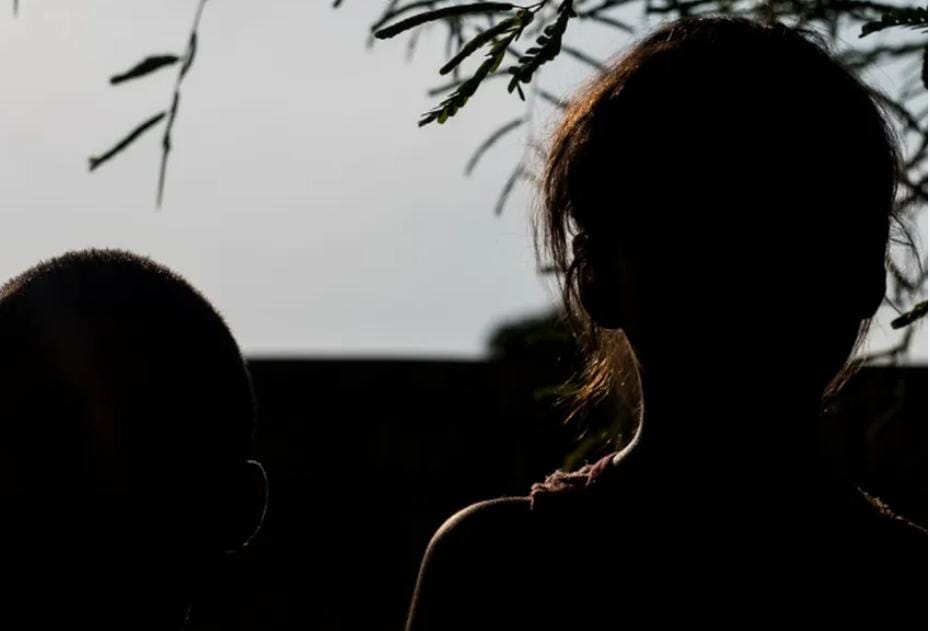 Coité: Quatro crianças são encontradas sozinhas após denúncia de suspeita de abandono de incapaz na madrugada; mãe alega que saiu para comprar comida