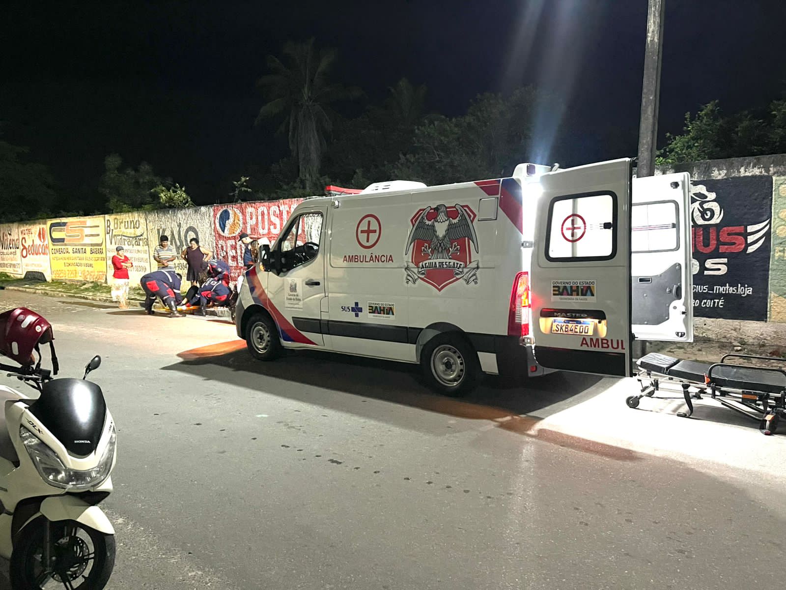 Motociclista fica ferida após perder controle da moto e cair em Conceição do Coité