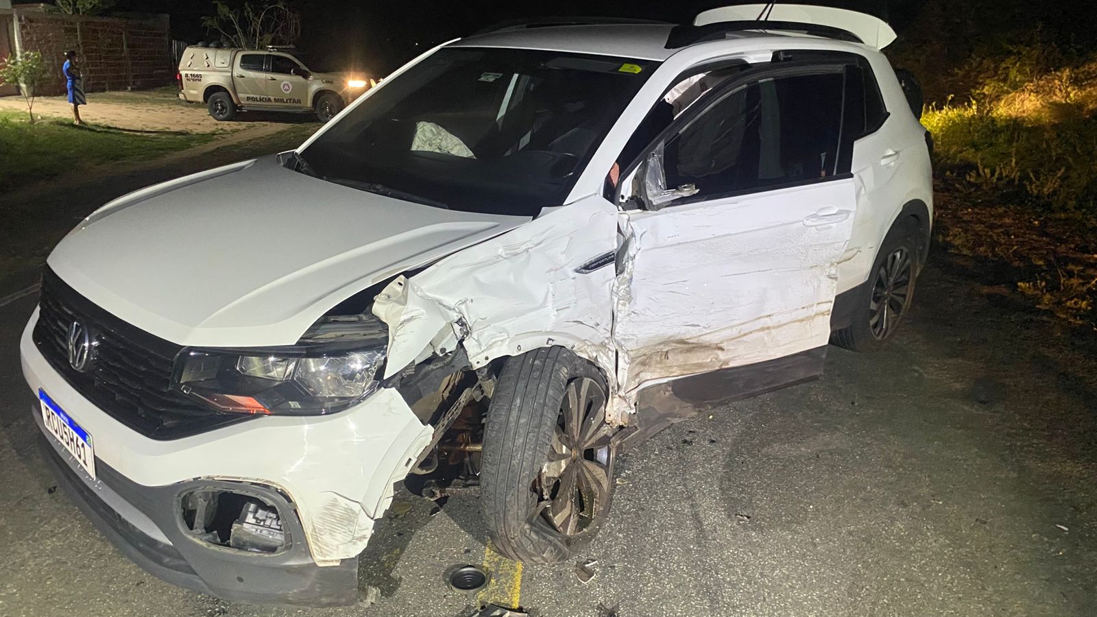 Motorista embriagado colide com carro de policial militar em Retirolândia; PM reside em Santaluz
