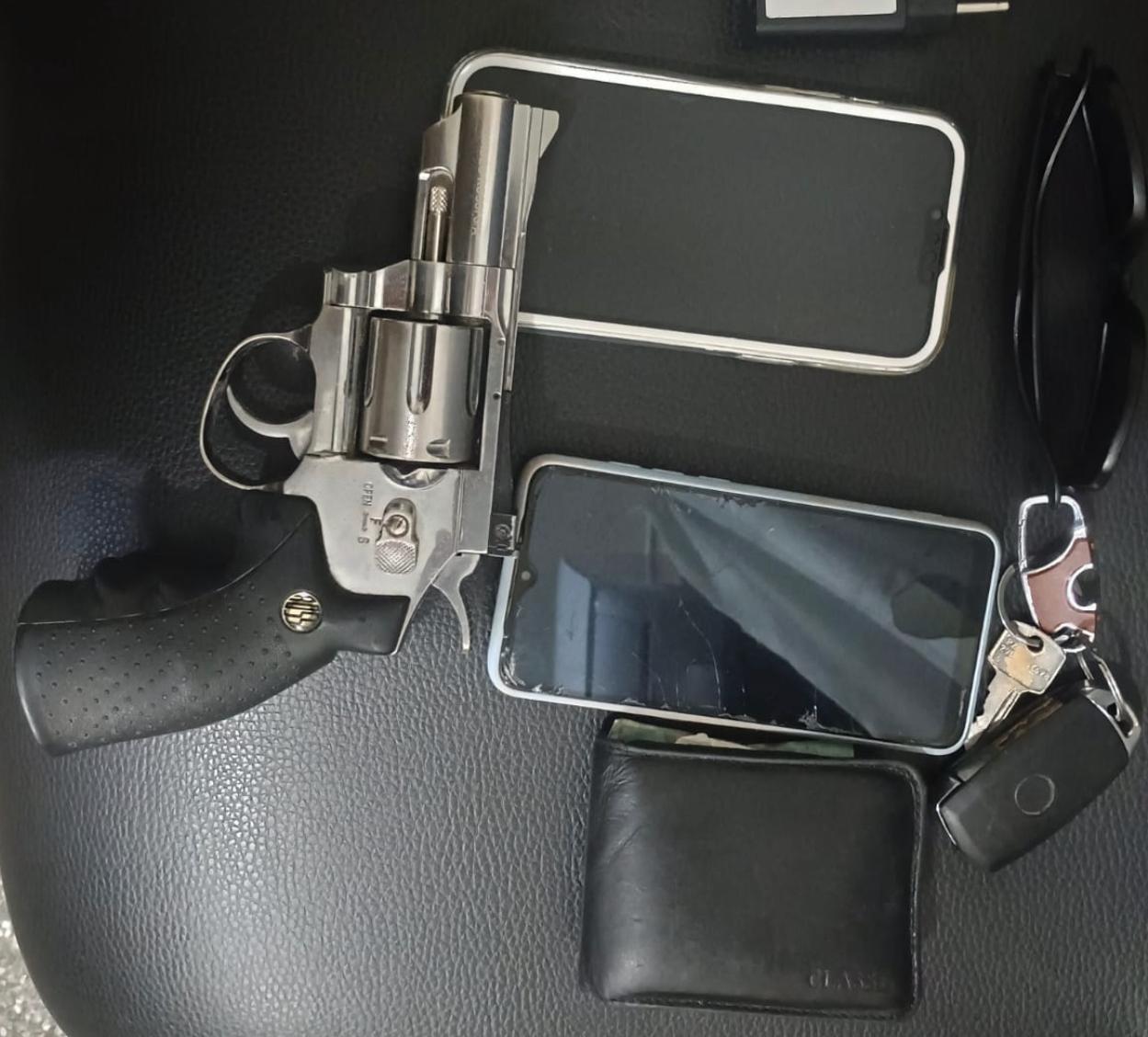 Homem é preso por porte ilegal de arma durante ocorrência de perturbação do sossego em Conceição do Coité