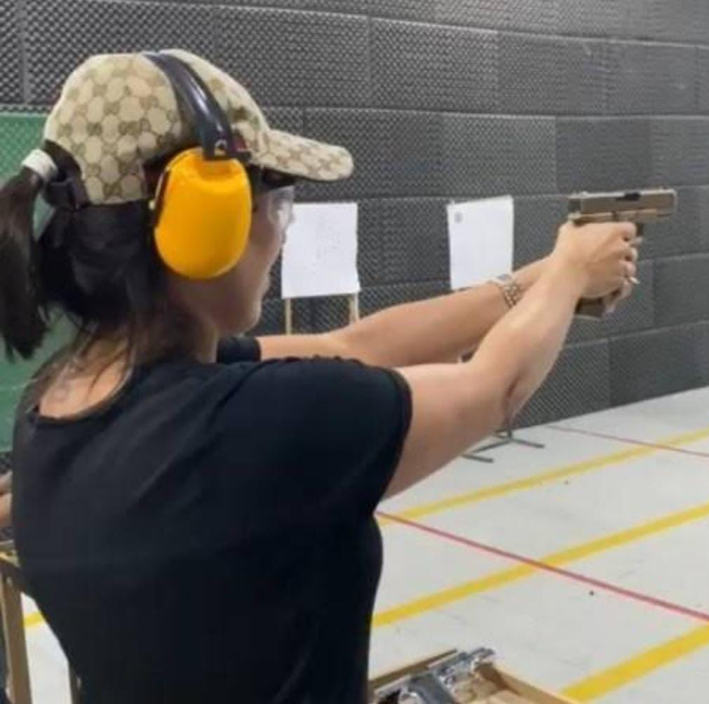 OPINIÃO: Mulher em clube de tiro? Sim! Treinar para se proteger, não para atacar