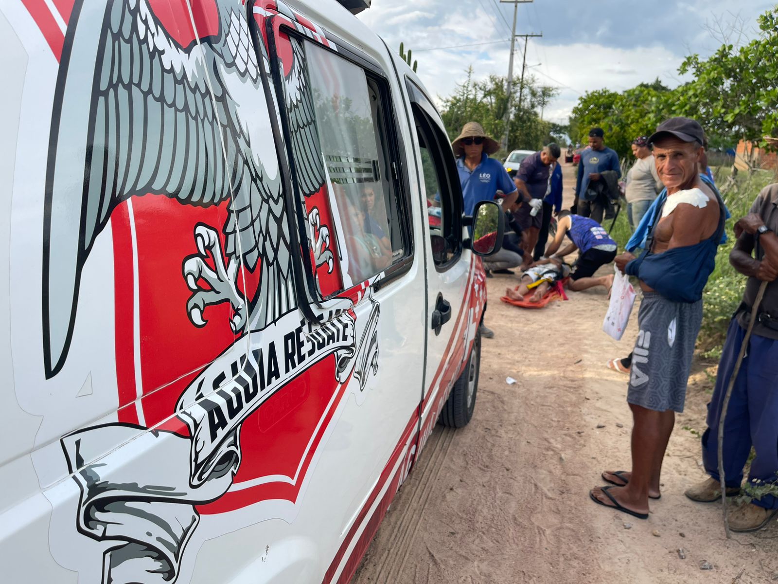 Adolescente fica ferido após perder controle de moto e cair na zona rural de Conceição do Coité
