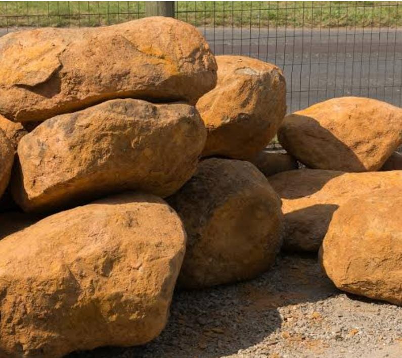 Homem é agredido com pedradas pelo próprio irmão na zona rural de Conceição do Coité