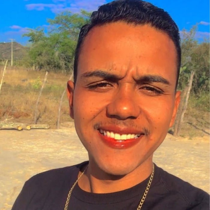 Valente: ex-companheira de suspeito de estrangular e incendiar jovem desmente traição e diz que autor pode ter matado vítima porque ele era gay