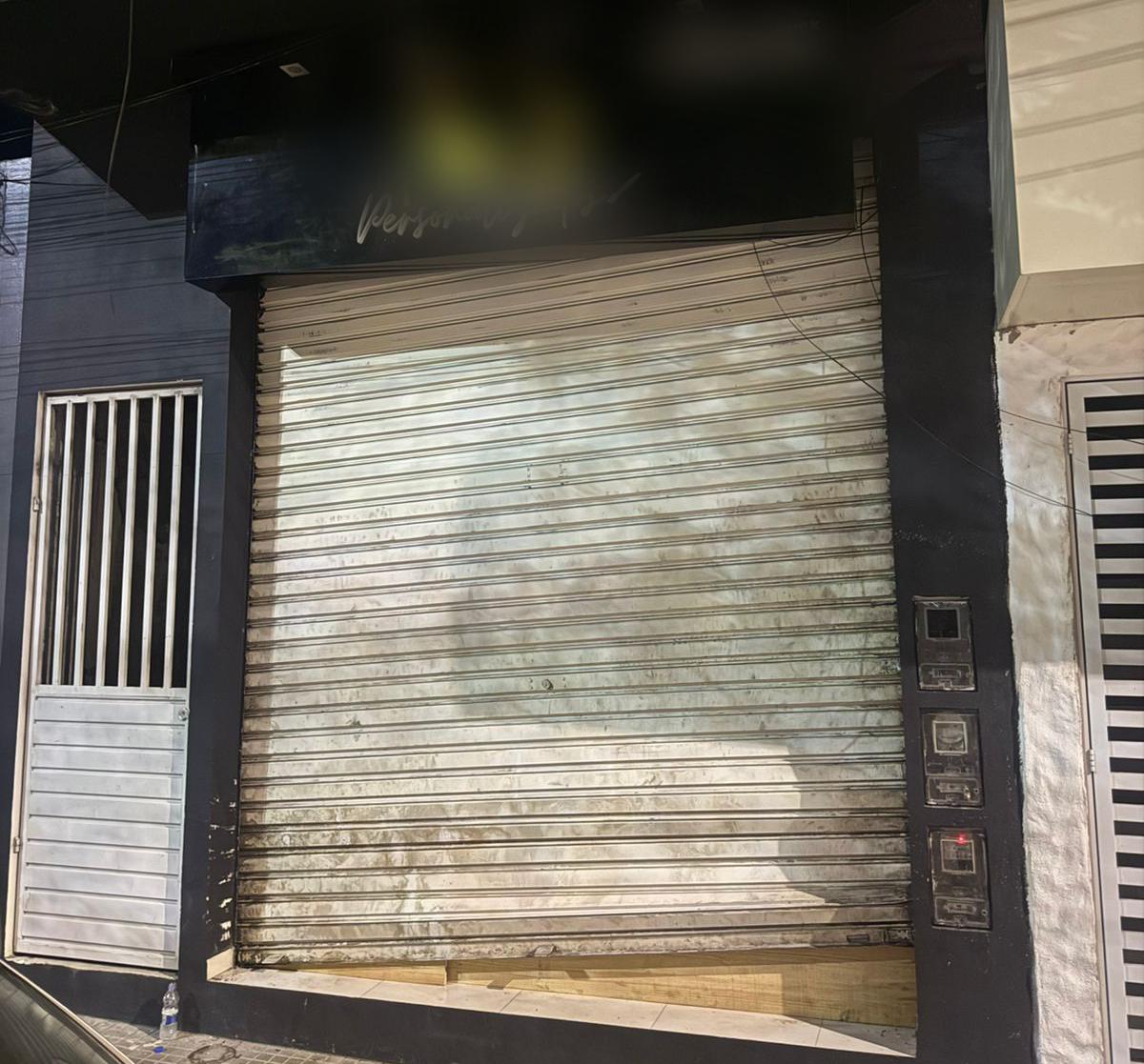 Polícia é acionada, mas dono esclarece que não houve tentativa de arrombamento em Conceição do Coité; funcionário teria danificado a porta ao tentar fechar local