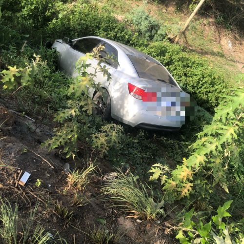 Motorista perde controle de veículo e cai em ribanceira na BA-120 em Conceição do Coité