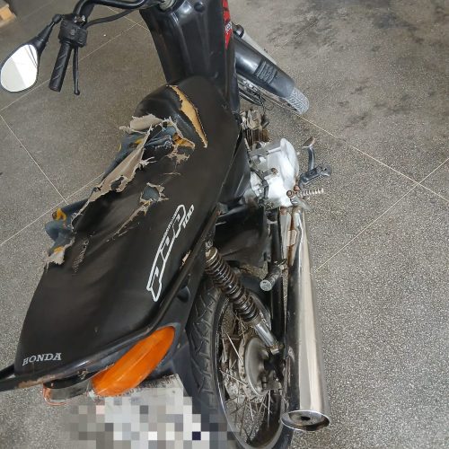 PM apreende moto após jovem ser flagrado fazendo “grau” no centro de Conceição do Coité