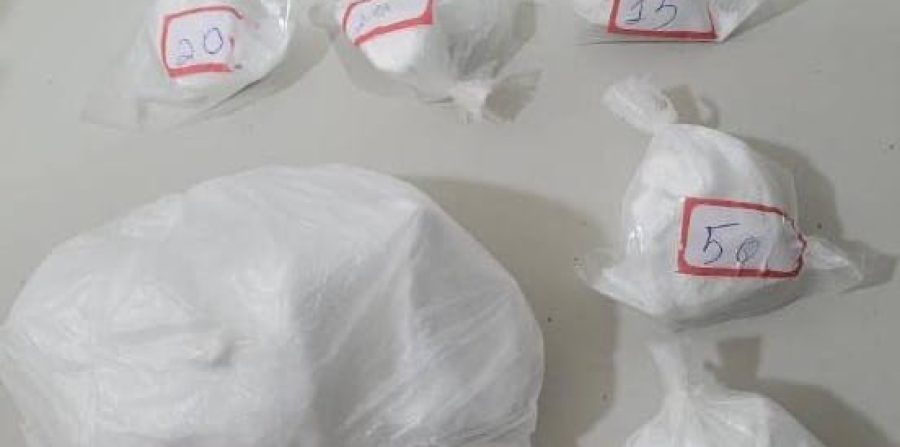 Suspeitos trocam tiros com a PM e abandonam cocaína em zona rural de Conceição do Coité