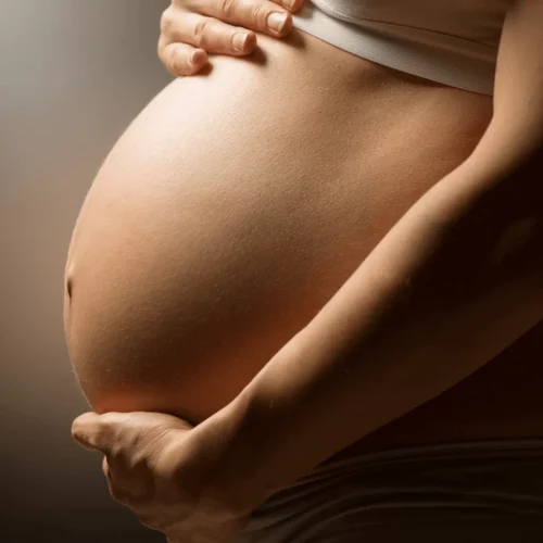 Grávida leva soco na barriga durante confusão na Coité Folia