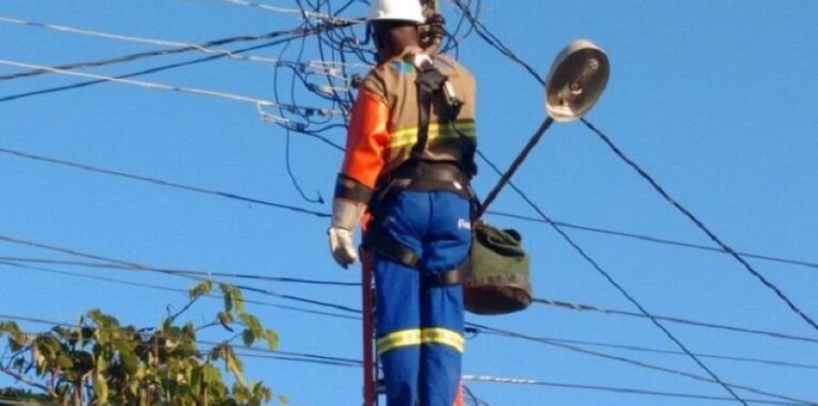 Coelba alerta para desligamento de energia programado em algumas regiões de Conceição do Coité nesta quarta; saiba quais.
