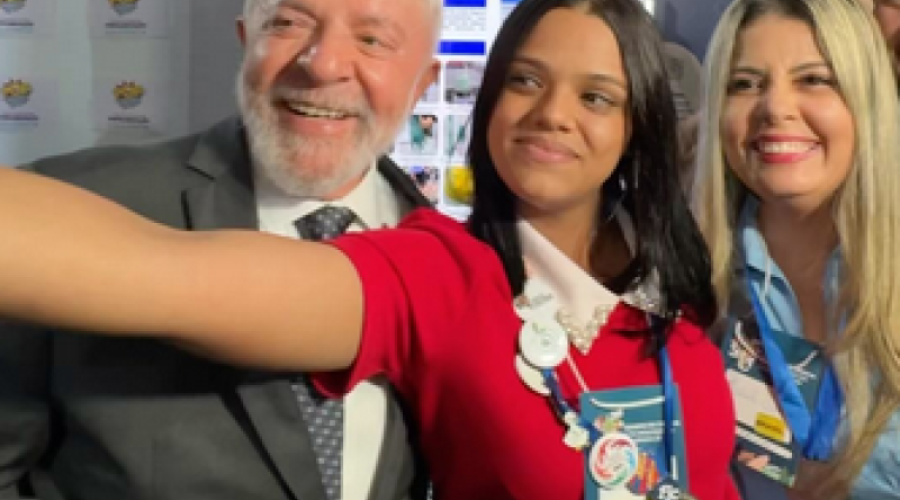 Estudante-de-Araci-e-o-presidente-Lula-qwpoa2rxvd7apfpjot8uayy3j50a5l269xl0cqt9io