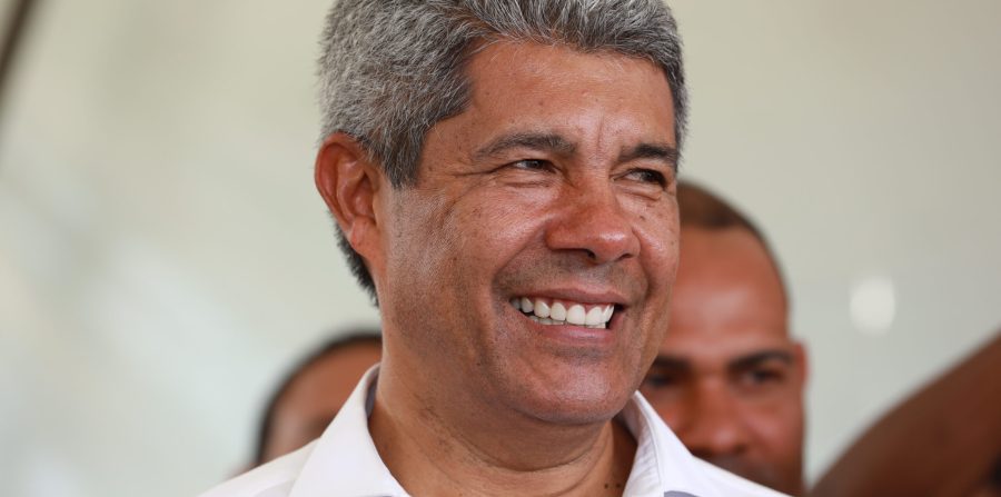 Entrega da modernização do Colégio Estadual Quilombola de Tempo Integral da Bacia do Iguape, autorização da licitação para implantação de teatro com 175 lugares e requalificação do prédio existente, assinatura da ordem de serviço para reforma da Casa das Mulheres de Axé e da pavimentação em CBUQ nos acessos aos povoados do município de Cachoeira.
Foto: Feijão Almeida/GOVBA