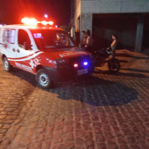 Colisão entre motos deixa jovem ferido na rua Nova em Conceição do Coité