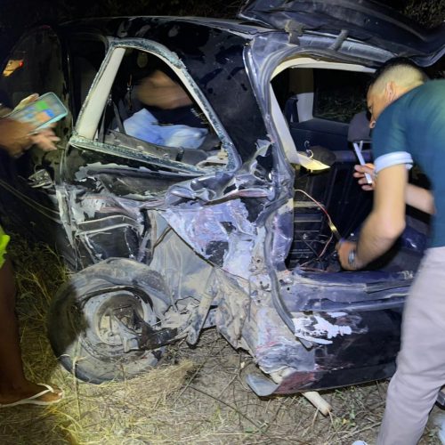 ATUALIZADA: Quatro pessoas ficam feridas após carro colidir na traseira de outro veículo que estava parado na Ba-411 (Coité X Salgadália)