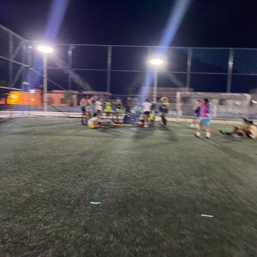 Mulher sofre suspeita de fratura na coluna após cair e perder os movimentos durante partida de futebol em Conceição do Coité