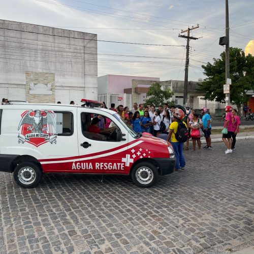 Passageira fica ferida após desmaiar com moto em movimento em Conceição do Coité