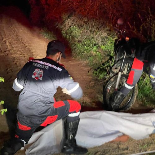 Homem morre após cair de moto e ser arremessado em barranco na zona rural de Conceição do Coité; ele morava em Retirolândia