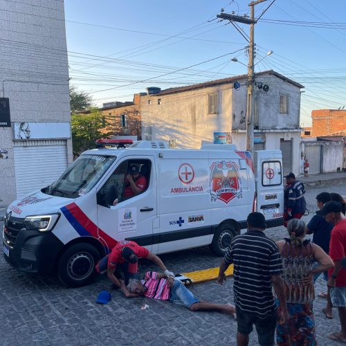 Idoso fica ferido após se desequilibrar de moto e cair no bairro Matadouro em  Conceição do Coité