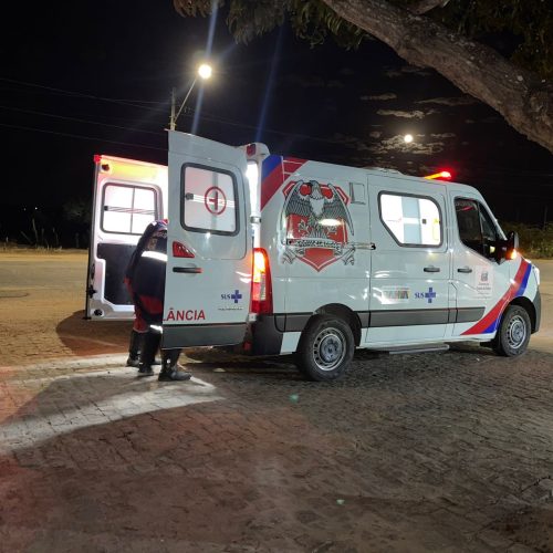 Mulher fica ferida após perder controle de moto no bairro Casas Populares em Conceição do Coité