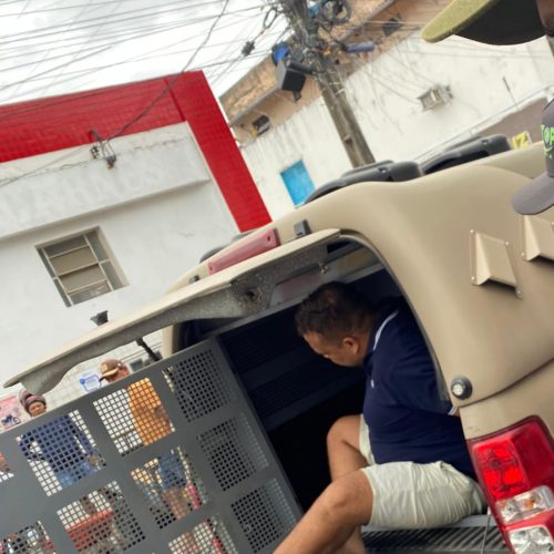 Homem é detido em Santaluz por tentar trocar cartões de clientes em caixas eletrônicos; comparsas fugiram