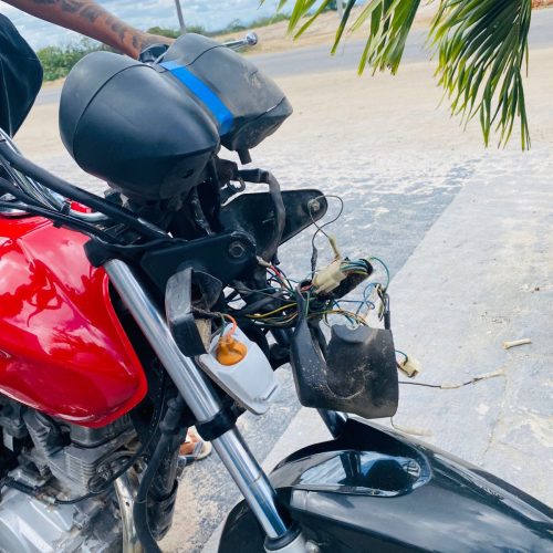 Jovem é atingido por moto em conversão irregular na BA-120 em Conceição do Coité