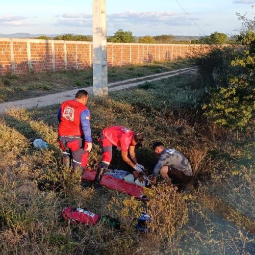 Motociclista fica ferido após cair em ribanceira na BA-411 em Conceição do Coité