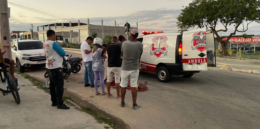 Colisão entre moto e carro deixa jovem ferido e mobiliza Águia Resgate em Conceição do Coité