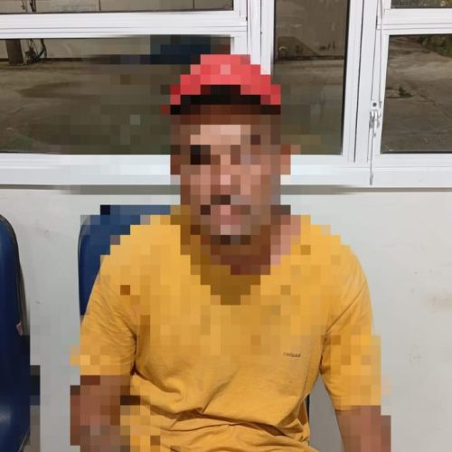 Dois dias após ser liberado por furto de moto, homem é preso outra vez por assaltar jovem em Conceição do Coité; ele também é acusado de assassinar a própria prima