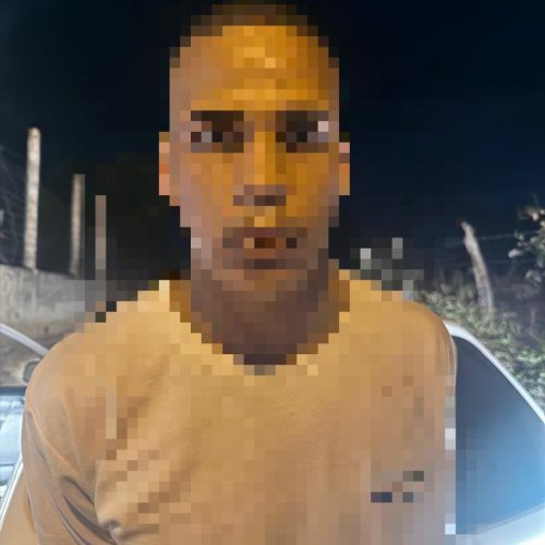 URGENTE: PM intercepta carro e prende jovem em flagrante com drogas no povoado Correia em Conceição do Coité