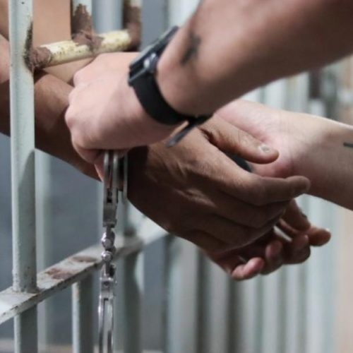 Coiteense é detido em Serrinha com mandado de prisão expedido pela Justiça; suspeito reside na Rua do Cruzeiro