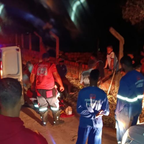 Jovem fica ferido ao perder controle de moto e colidir contra muro na estrada da Pinda em Conceição do Coité