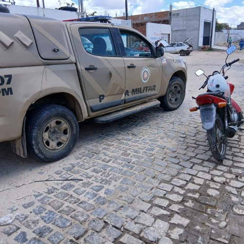Mulher é flagrada conduzindo moto sem placa e com chassi suprimido em Conceição do Coité