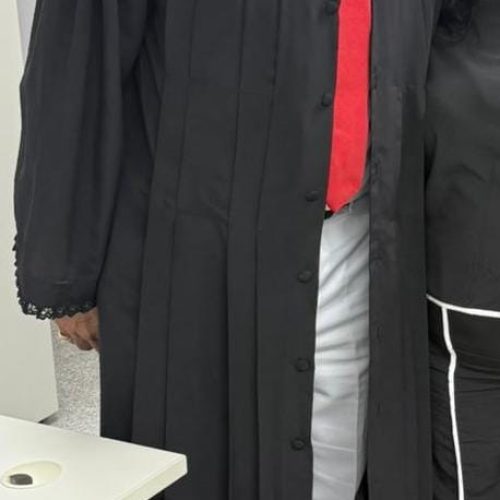 Advogado procura beca  usada em mais de 700 júris após perda em Conceição do Coité: “Gratifico bem quem encontrar!”