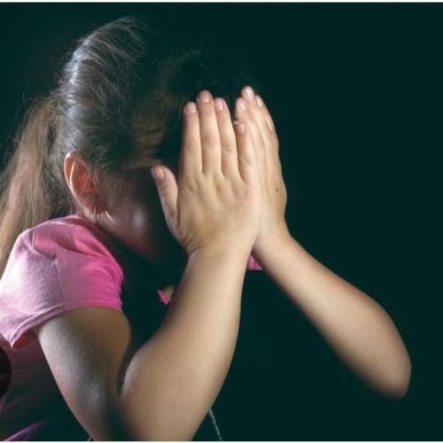 Populares lincham homem suspeito de abusar de menina de 5 anos no centro Conceição do Coité