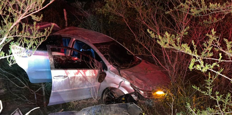 Carro capota na BA-411 entre Conceição do Coité e o distrito de Salgadália; motorista e passageiro sofreram ferimentos leves