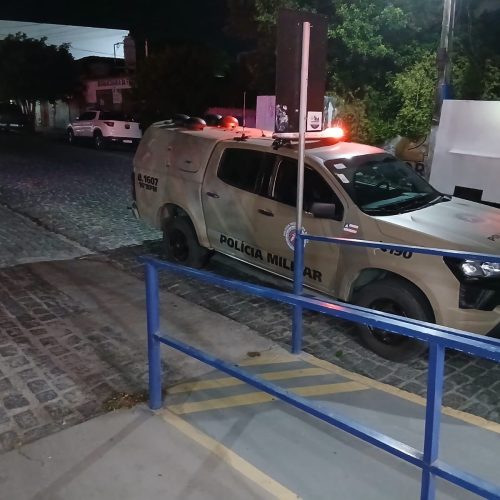 URGENTE: Padrasto desfere golpe de facão na cabeça do enteado após briga no bairro Casas Populares, em Conceição do Coité; suspeito fugiu do local
