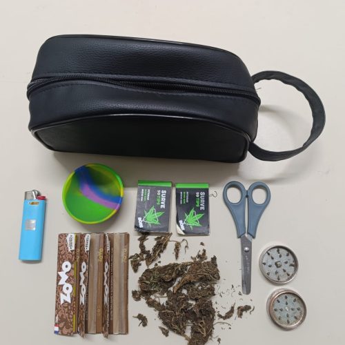 Homem é conduzido à delegacia após droga ser encontrada em caminhão na zona rural de Serrinha