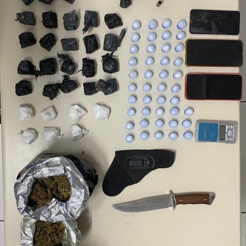 Confronto com a PM termina com suspeito morto e grande apreensão de drogas na zona rural de Serrinha