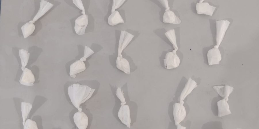 PM apreende cocaína e maconha em imóvel abandonado em Serrinha