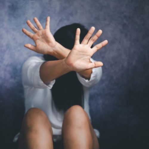 Ex-marido invade casa e agride mulher no bairro Alto da Colina em Conceição do Coité