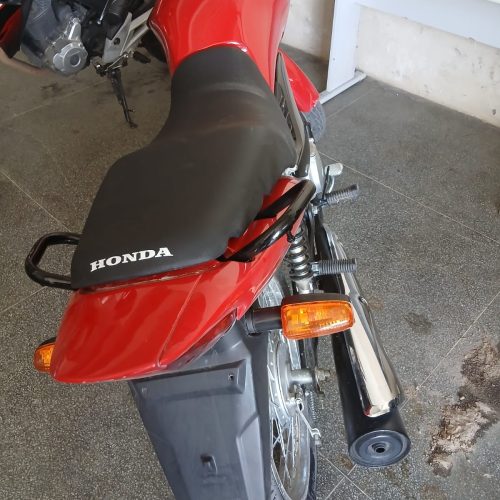 PM flagra motociclista sem placa e apreende veículo em ação de fiscalização no bairro Casas Populares em Conceição do Coité