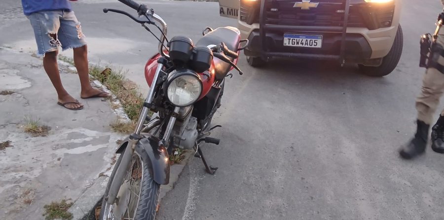 Sem placa, sem habilitação e com chassi suprimido: PM apreende três motocicletas em Conceição do Coité