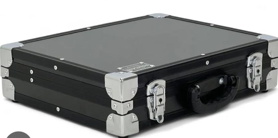 Morador da zona rural de Serrinha aciona a PM após encontrar maleta suspeita e descobre que ela continha equipamentos eletrônicos