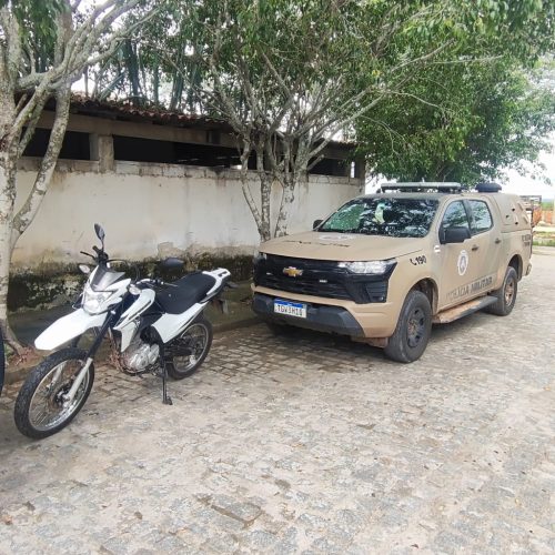 Polícia recupera motocicleta roubada na zona rural de Teofilândia