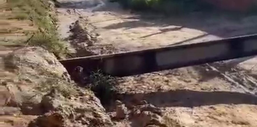 VÍDEO: Queda de poste provoca tensão e deixa estrada interditada Fazenda Pinda em Conceição do Coité; reparos devem ser concluídos até o final da tarde de hoje (05)