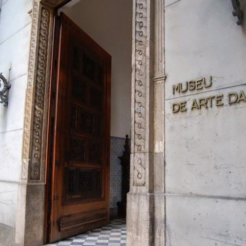 MAB recebe projeto pioneiro que descreve peças para pessoas cegas e com baixa visão; conheça