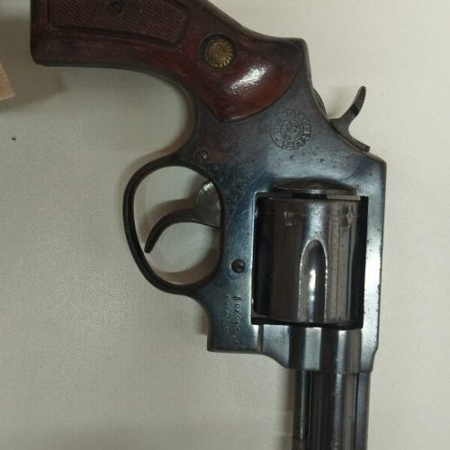 Suspeito foge da PM e abandona revólver durante perseguição  em Araci