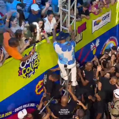 Tony Salles escala torre de camarote e viraliza na Coité Folia 2026