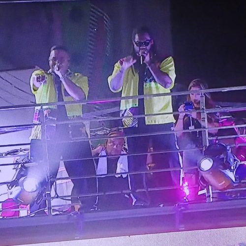 Banda Filhos de Jorge leva foliões ao delírio na Coité Folia 2026 neste sábado (02); veja como acompanhar ao vivo